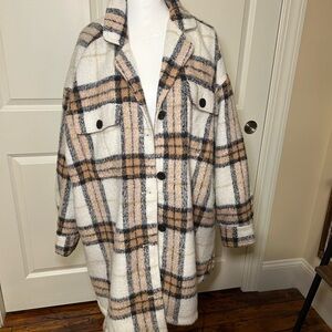 Old Navy Women's Plaid Teddy Jacket - Cream and Tan
